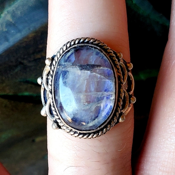 New Rare Purple Labradorite Silver Ring. - Picture 9 of 16